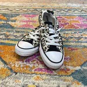 Womens Size 7 Cheetah Print Converse Slip On